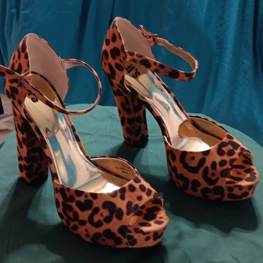 Leopard print Heels